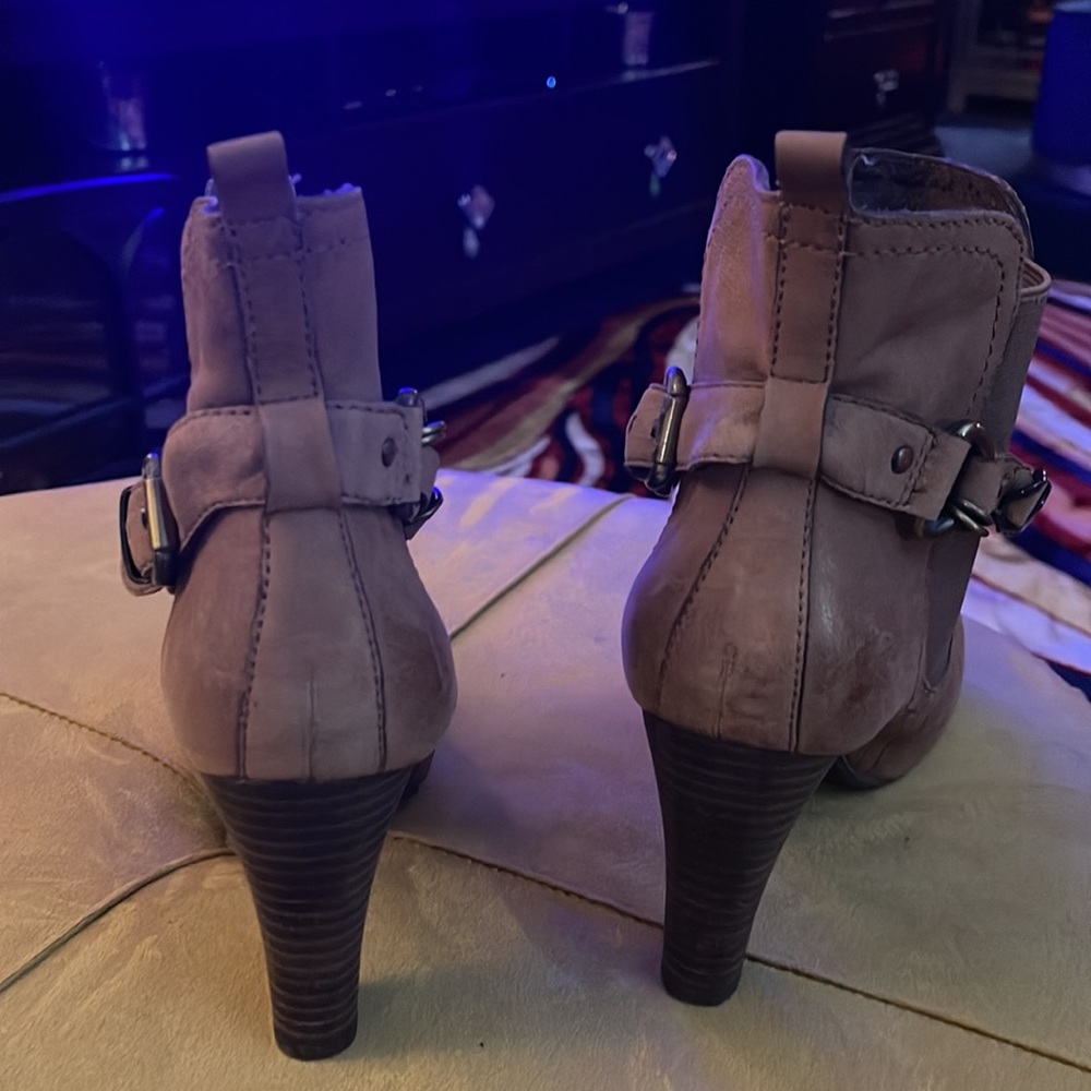 Boots - Picture 3 of 3